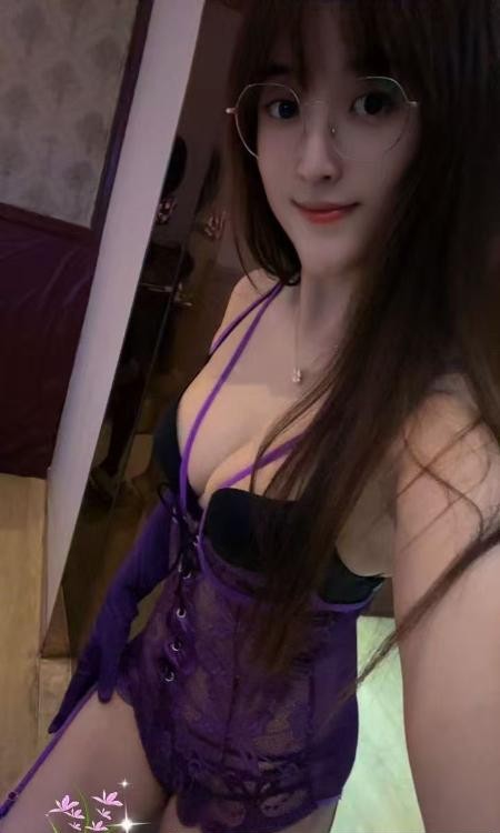 热辣白虎大长腿美眉