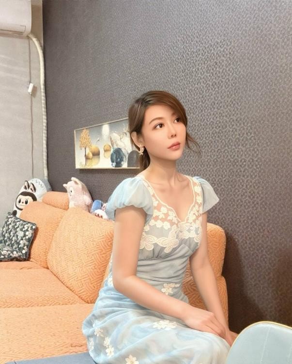 苗条身材气质长腿御姐