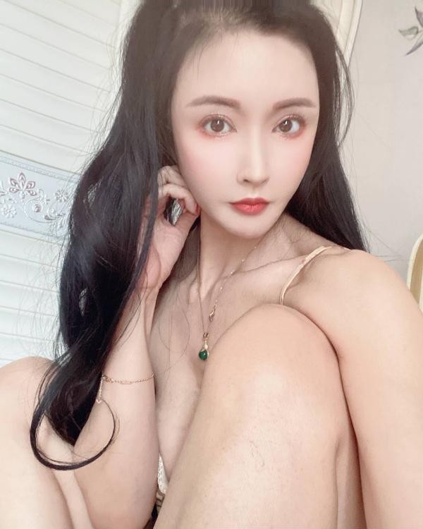 胸又大又软的大长腿