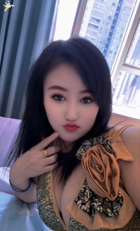 服务系大奶少妇