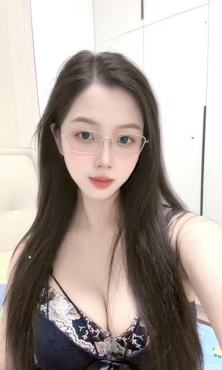 模特反差明媚儿