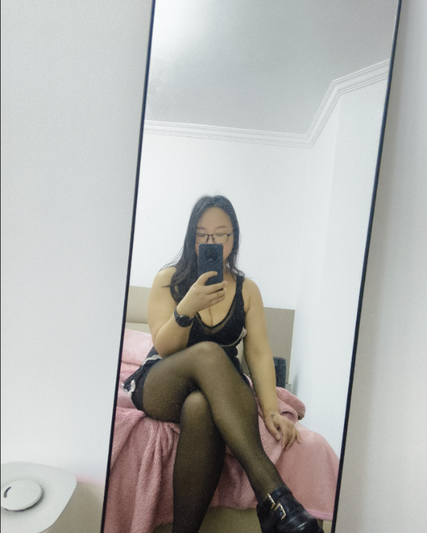 三山街二刷眼镜少妇