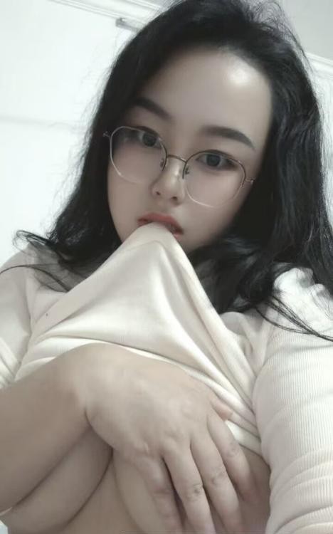 浦东巨乳娇喘妹