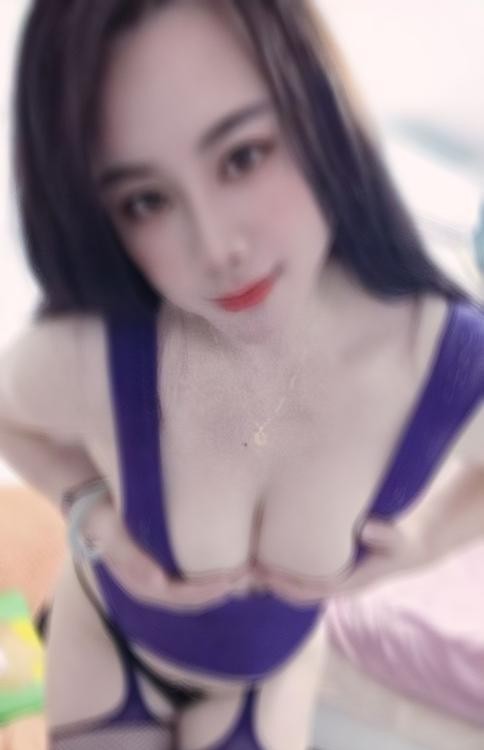 大奶波涛汹涌情妇