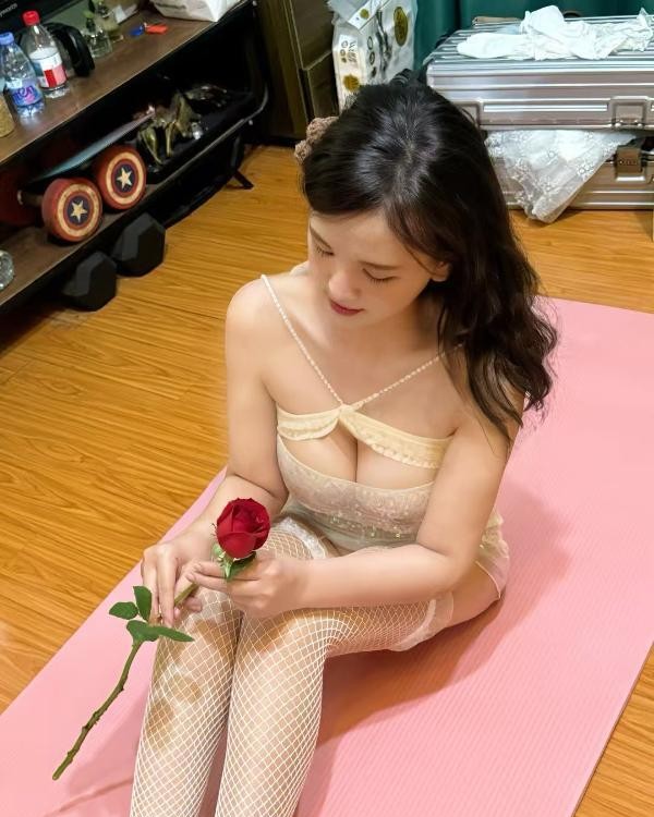 火辣身材小曦老师