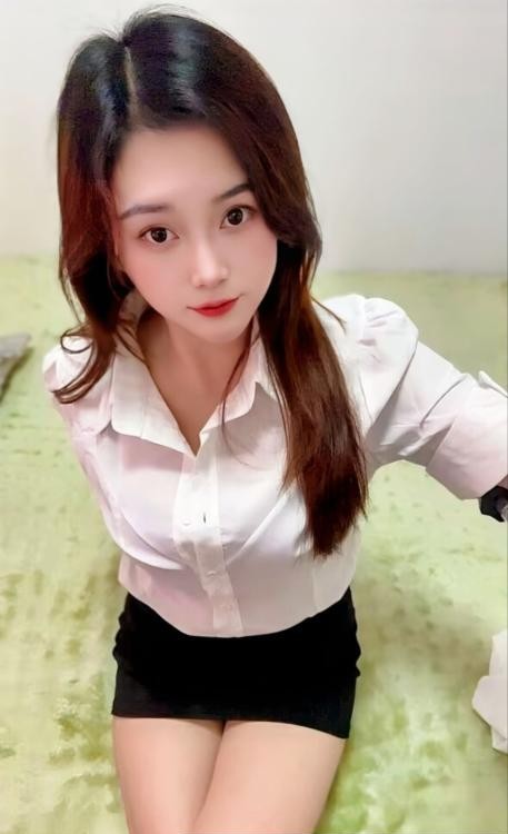 上城骚货大奶眼镜妹