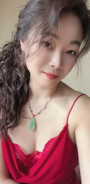 长腿珊珊过年不打烊