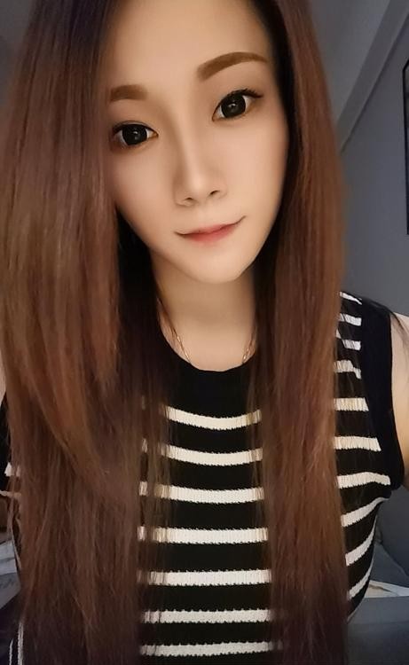 龙华大胸性感小姐姐