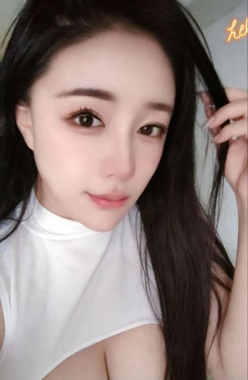 龙华大胸老师过年在