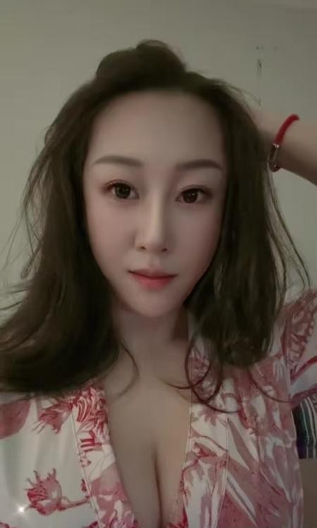 拉丝水床少妇琪琪