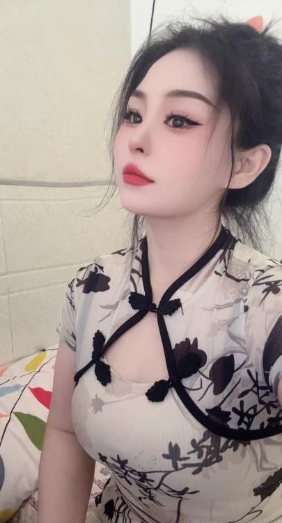 敏感制服少妇