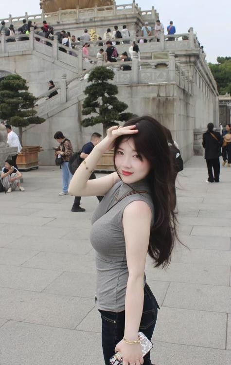 可爱美乳大胸妹妹