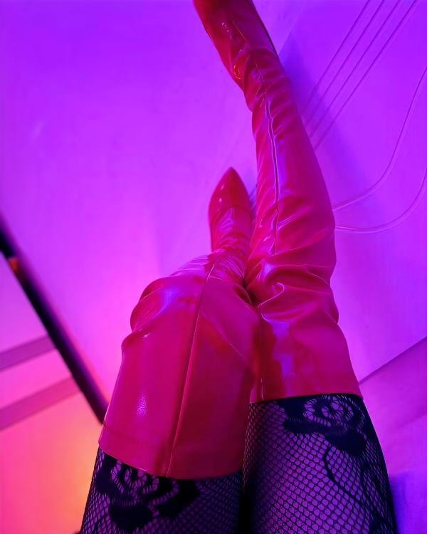 拱墅毒龙女王江小白