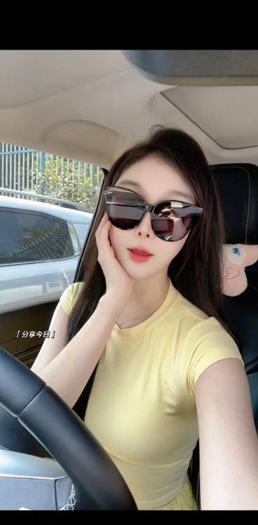 肤白貌美软妹子安娜