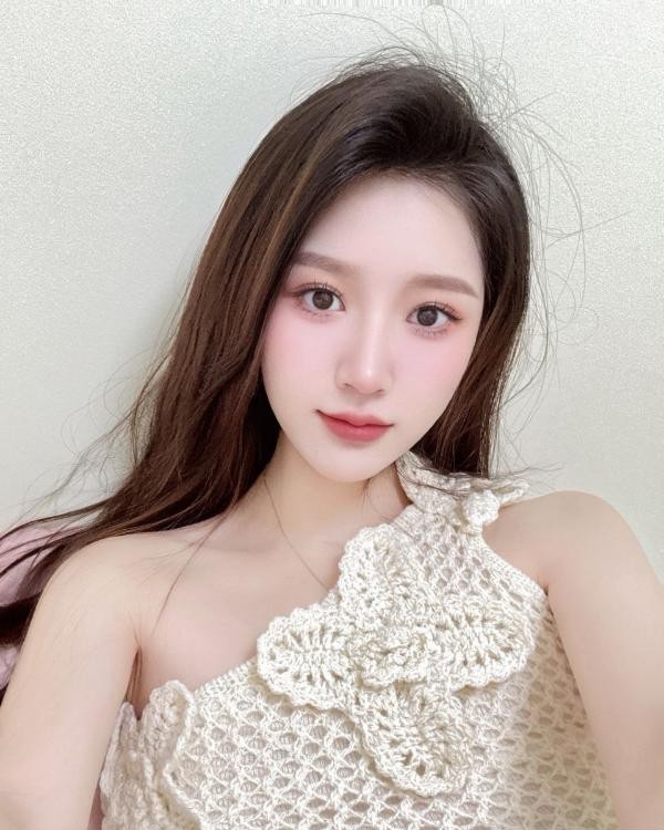 服务系颜值悠悠老师