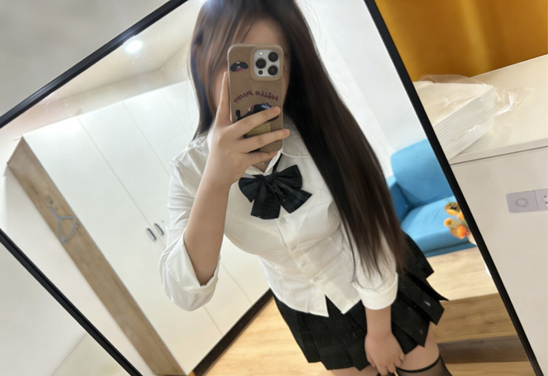 清纯大胸配合小妹妹