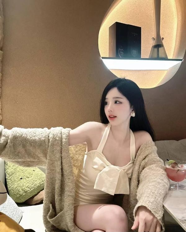 妩媚性感女友感雅琪