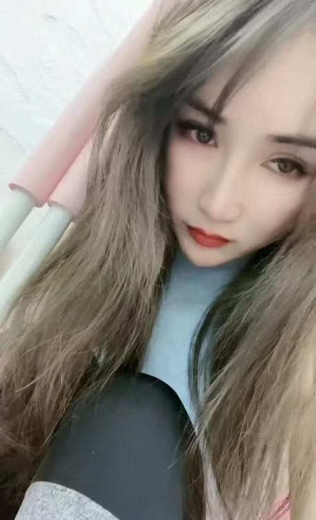 美颜小少妇慕容