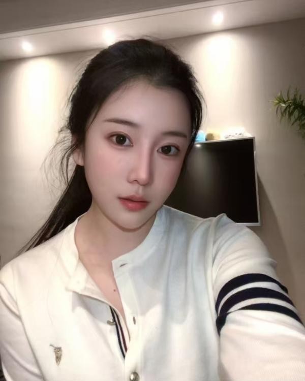 江宁高颜值美女沐沐