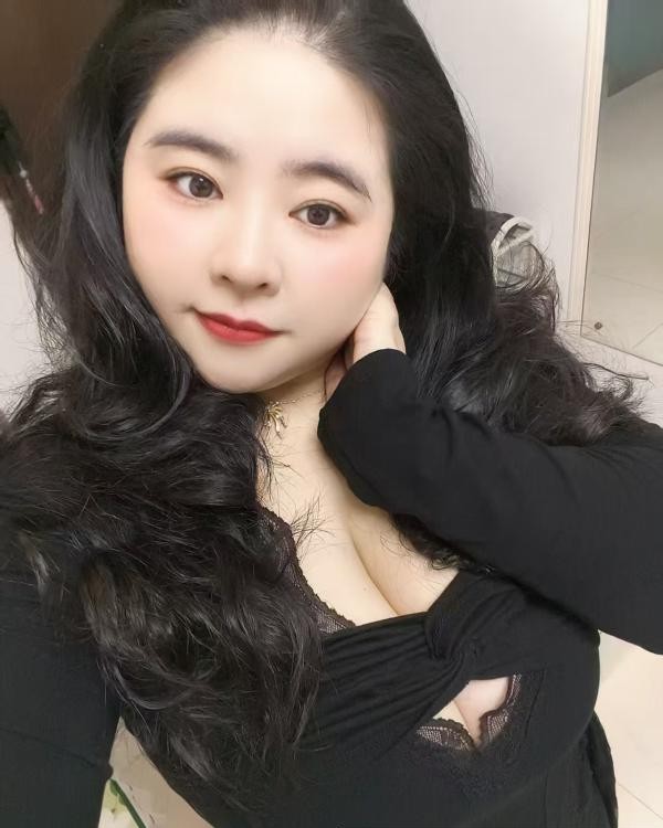 南山肥臀乳神露露