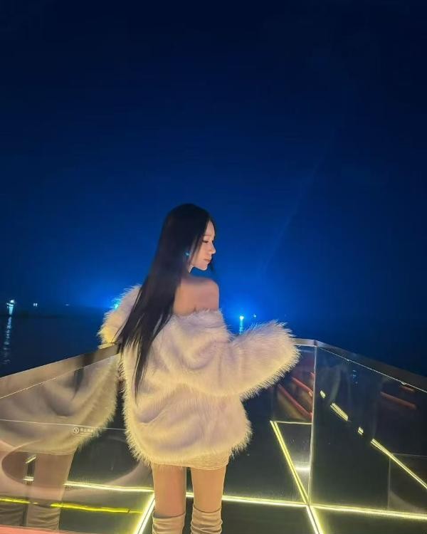 高颜值高挑美女