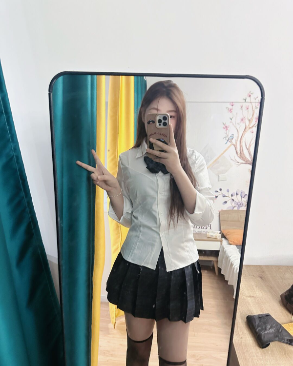 清纯大胸配合小妹妹