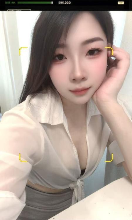 肤白细腰苗条嫩妹纸