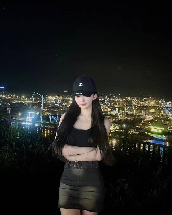 妩媚性感女友感雅琪