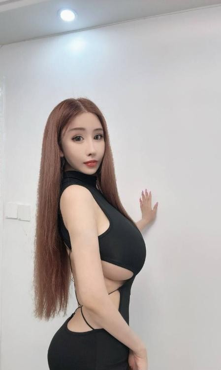 巨乳翘臀善朵老师