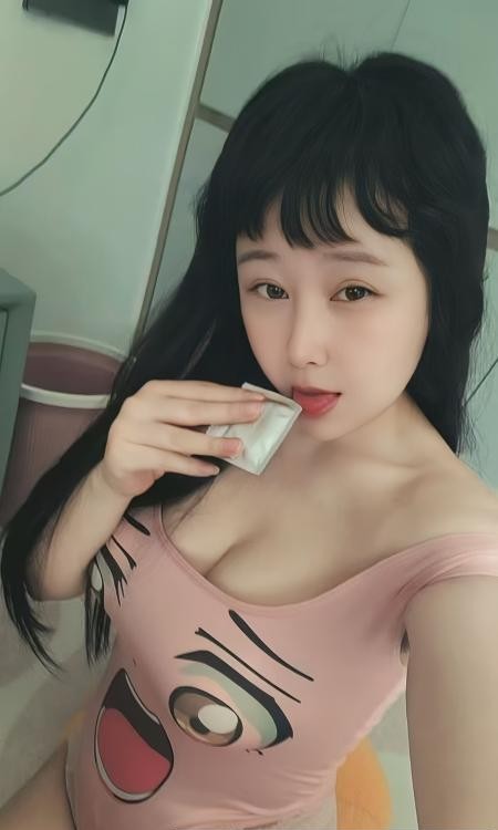 东站娃娃脸巨乳少妇