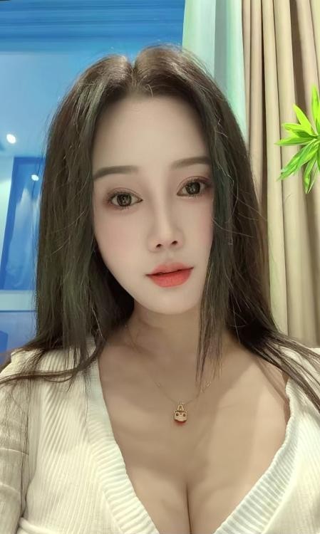 颜值D奶骚女冷萌