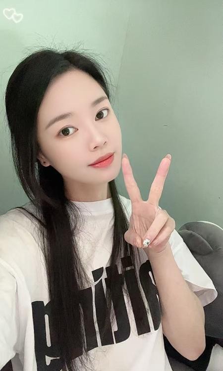 龙园肤白骚璐璐