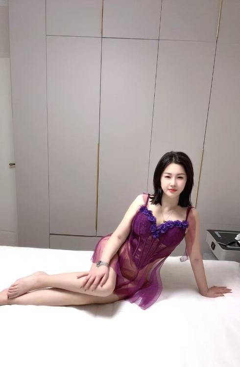 南站短发女神笑笑