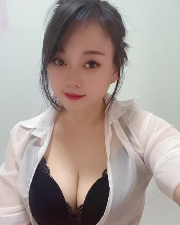 西站川渝大胸少妇