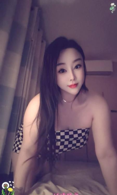 前凸后翘大胸御姐