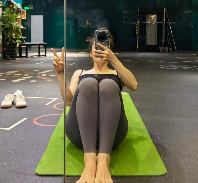 包河爱运动马甲线少妇