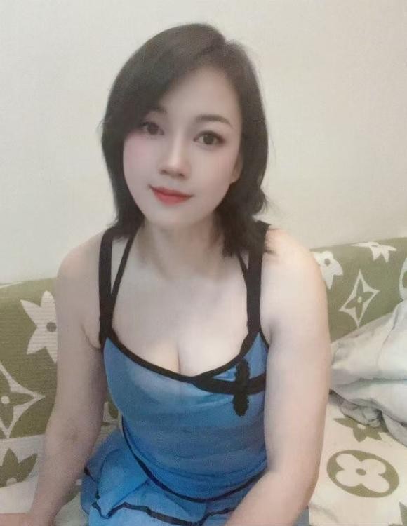 西站川渝大胸少妇