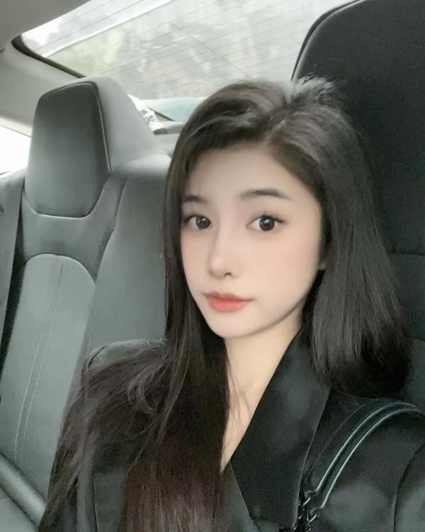 网红清纯小辣妹