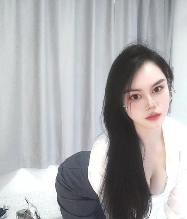 福田蜜桃翘臀小姐姐