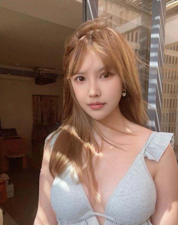 服务系颜值诗诗