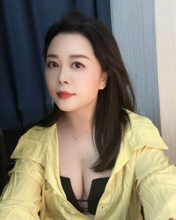 义乌包子奶少妇