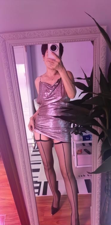 返食双井气质腿姐薇薇