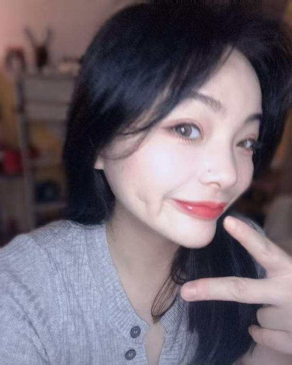 肤白虎牙妹文文