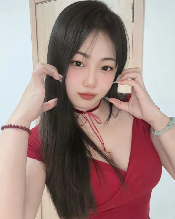 可舌吻肉感妹子