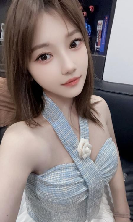 清纯女友翘臀老师