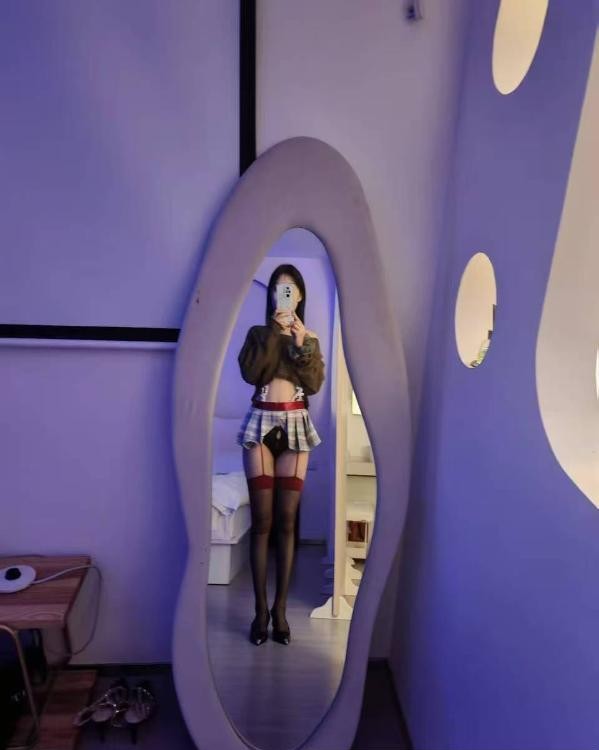 身材火辣服务系御姐