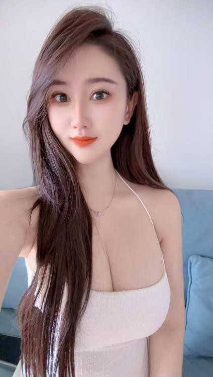 坂田舌吻纯欲系御姐