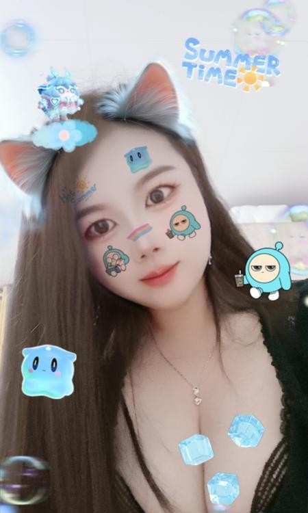 体验皮肤白嫩的宝儿