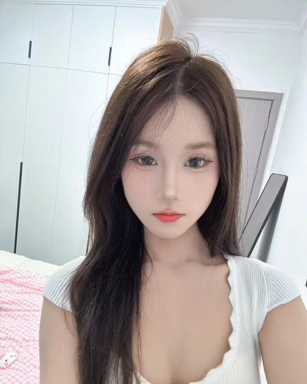 西湖区身材哇塞嫩妹