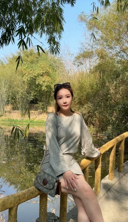 轻熟大胸泡芙姐